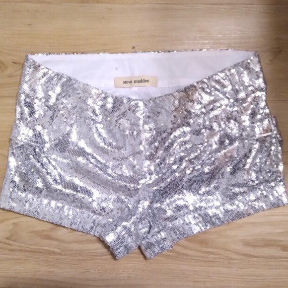 Steve Madden Pants - NWOT - Silver-Color Sequined Shorts - Steve Madden